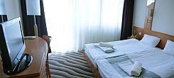 Prémium Hotel Panoráma - Panoráma hotel szép kétágyas szobája Siófokon