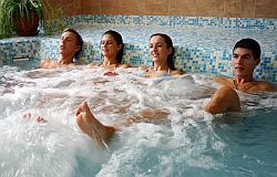 Aranyhomok wellness hotel - jacuzzi - hotel Kecskeméten