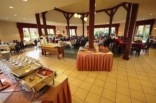 Hotel Corvus Bük Bükfürdő- Mátyás étterem a Corvus Bük szállódában Bükfürdőn - Magyar és nemzetközi specialitások, kímélő ételek