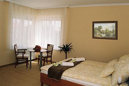 Szállás Hajdúszoboszlón - Szálloda Hajdúszoboszló M hotel kétágyas szoba