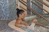 Hotel Aquarell Cegléd wellness medence és gyógyvizes termál medence