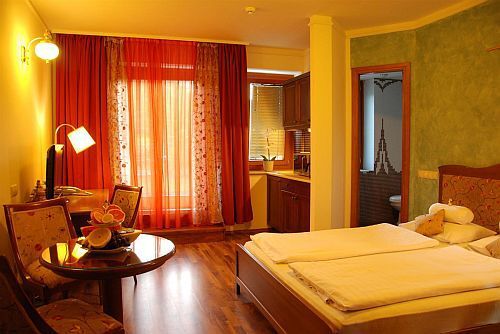 Kétágyas szoba Hévízen a Hotel Amira-ban - exkluzív wellness szálloda Hévízen
