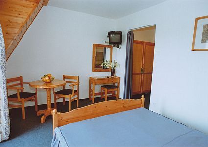 Wellness Hotel Kakadu szabad kétágyas szobája akciós félpanziós csomagokban Keszthelyen