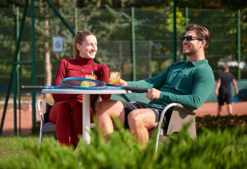  Wellness Hotel Bük, teniszezési lehetőség Bükfürdőn
